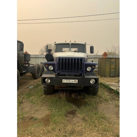Автомобиль УРАЛ 4320 тягач