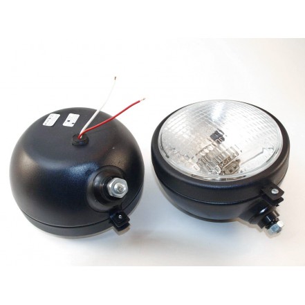 Фара тракторная  задняя 24В пласт.