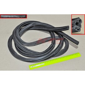 Уплотнитель проема двери Камаз 